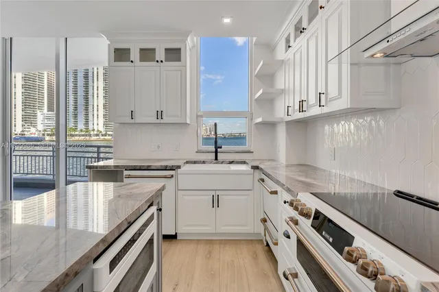 $3,550,000 | 848 Brickell Key Drive, Unit 204, Miami, FL 33131