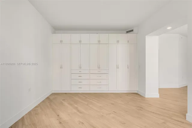 $3,550,000 | 848 Brickell Key Drive, Unit 204, Miami, FL 33131