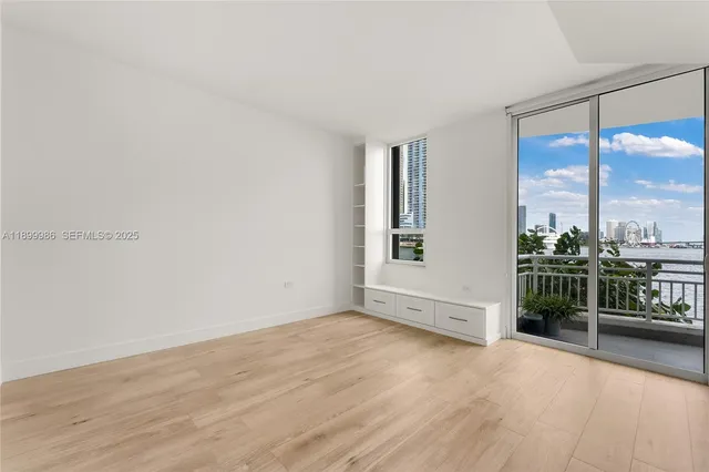 $3,550,000 | 848 Brickell Key Drive, Unit 204, Miami, FL 33131