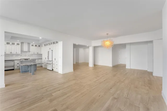 $3,550,000 | 848 Brickell Key Drive, Unit 204, Miami, FL 33131