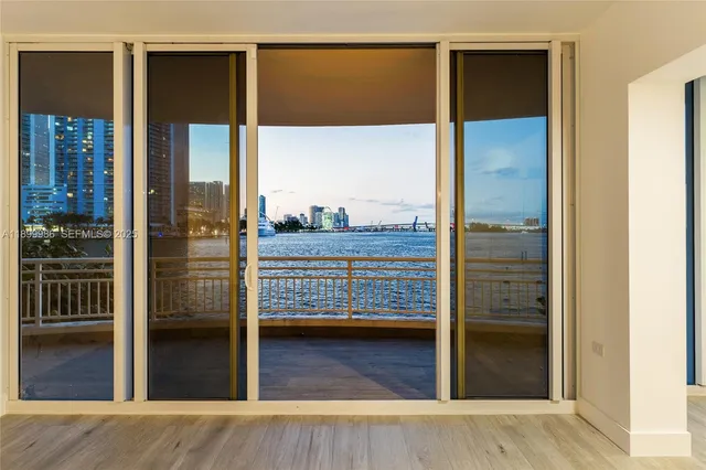 $3,550,000 | 848 Brickell Key Drive, Unit 204, Miami, FL 33131