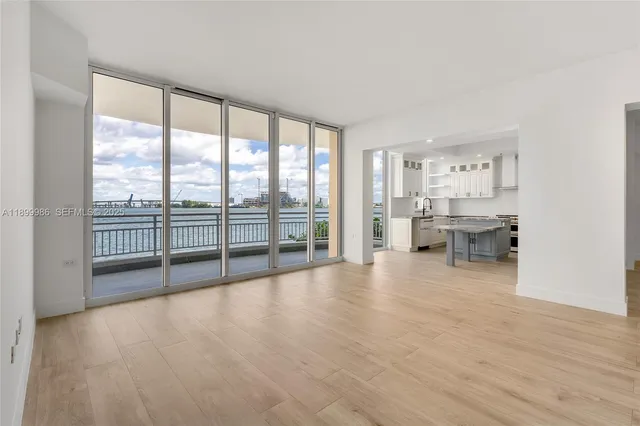 $3,550,000 | 848 Brickell Key Drive, Unit 204, Miami, FL 33131