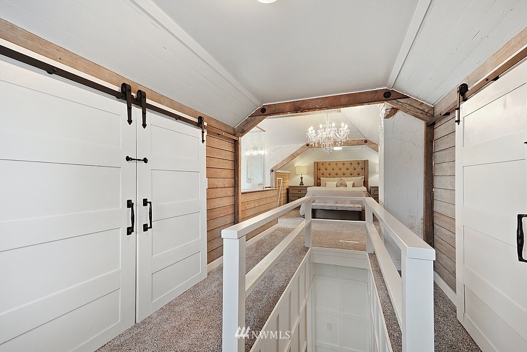 6601 Highland Drive Everett, WA 98203 - Photo 13 of 32 a view of a walk in closet