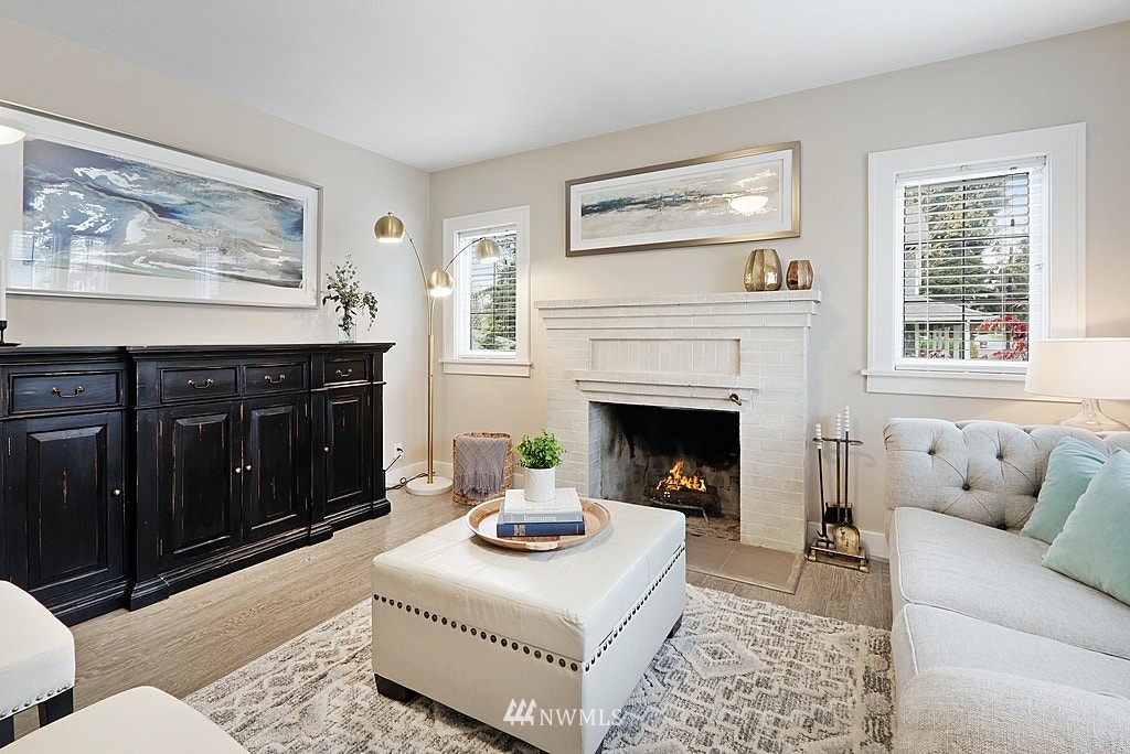 6601 Highland Drive Everett, WA 98203 - Photo 5 of 32 a living room with furniture and a fireplace