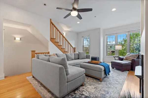 $689,000 | 3449 North Whipple Street, Chicago, IL 60618