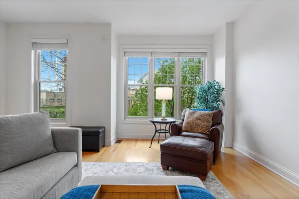 $689,000 | 3449 North Whipple Street, Chicago, IL 60618