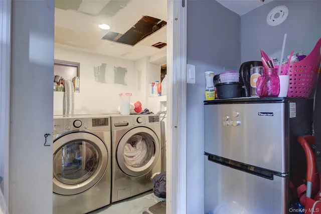 $920,000 | 216-07 110th Avenue | Bellaire Estates