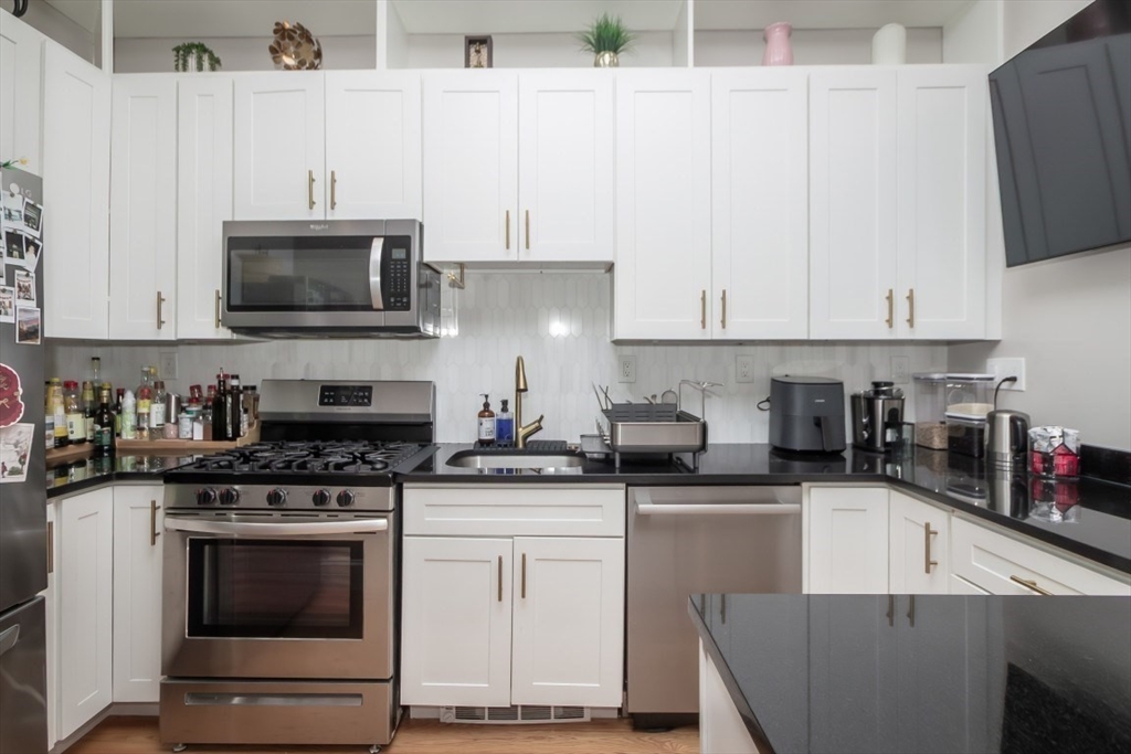 354 North Main Street, Unit 213 Andover, MA 01810 - Photo 8 of 21