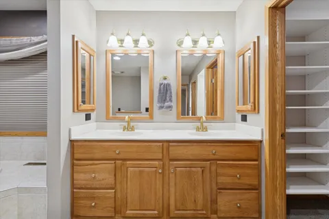 a view of a storage & utility room