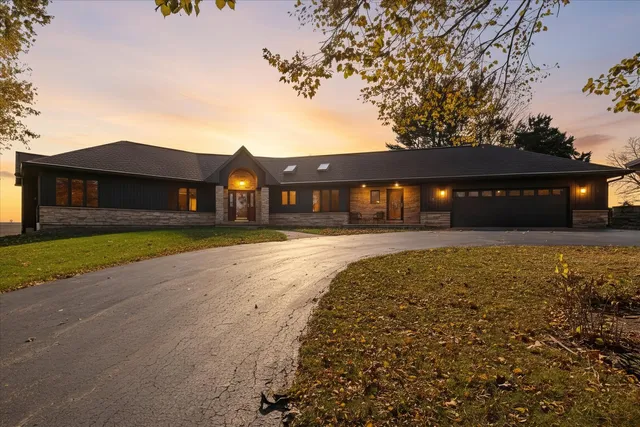 $350,000 | 97 Highcrest Court, Shannon, IL 61078