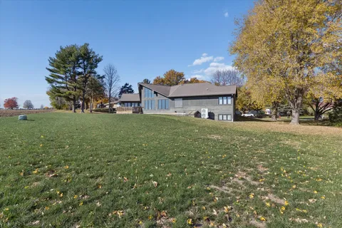 $350,000 | 97 Highcrest Court, Shannon, IL 61078