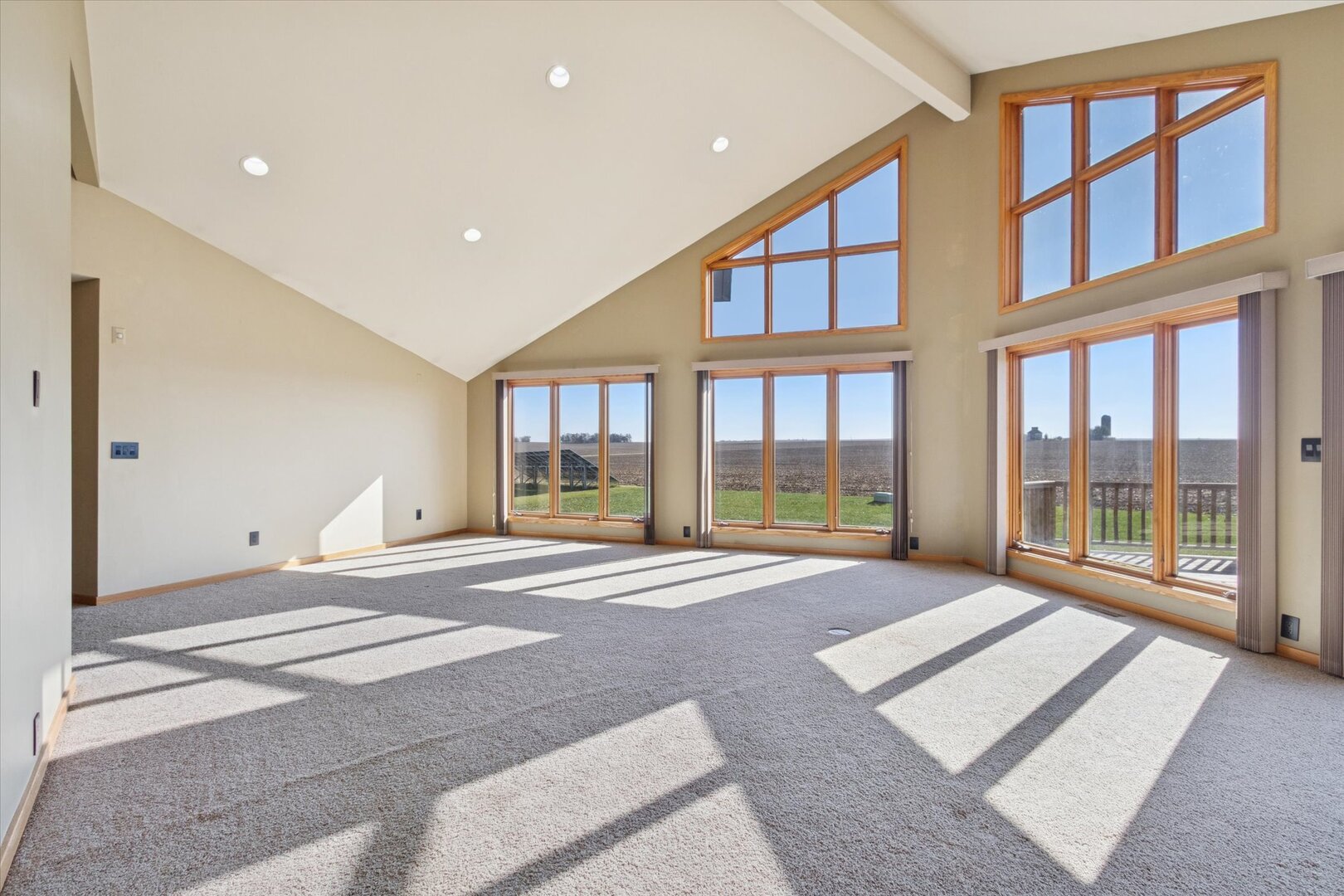 97 Highcrest Court Shannon, IL 61078 - Photo 8 of 58 a view of an entryway