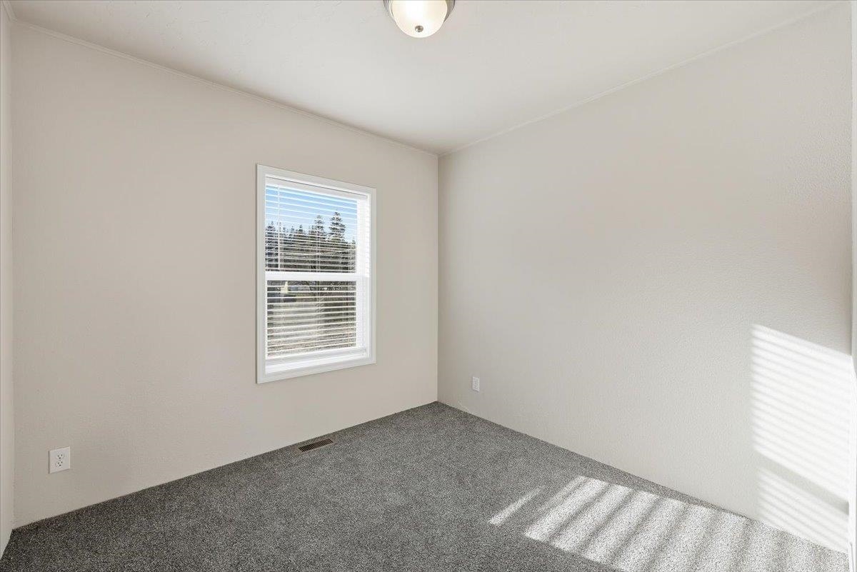 617 South State Avenue Newport, WA 99156 - Photo 19 of 40