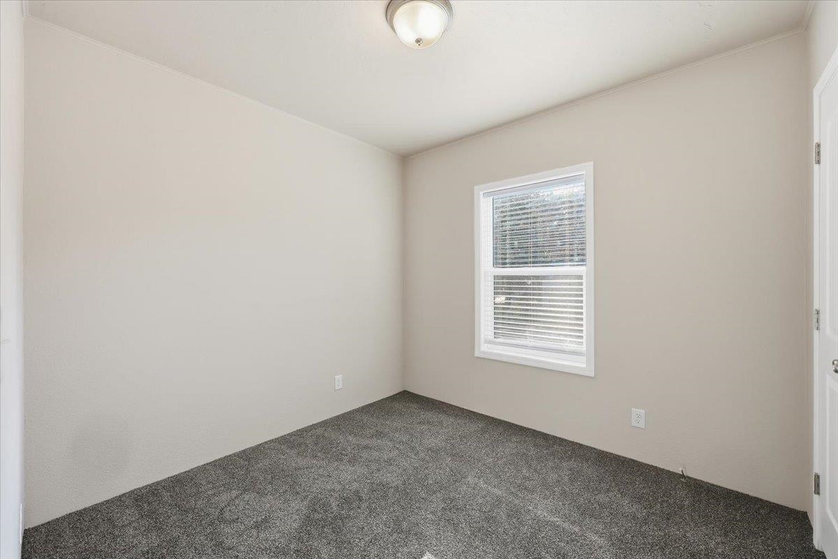 617 South State Avenue Newport, WA 99156 - Photo 22 of 40