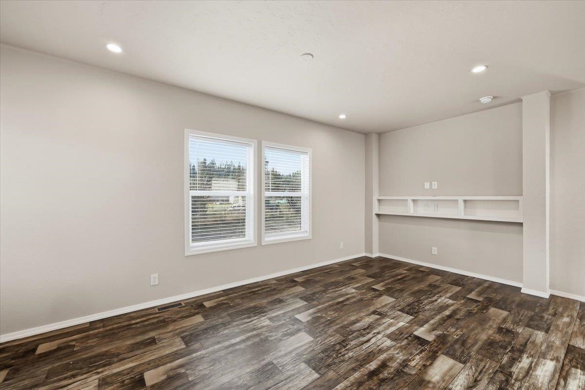 617 South State Avenue Newport, WA 99156 - Photo 8 of 40
