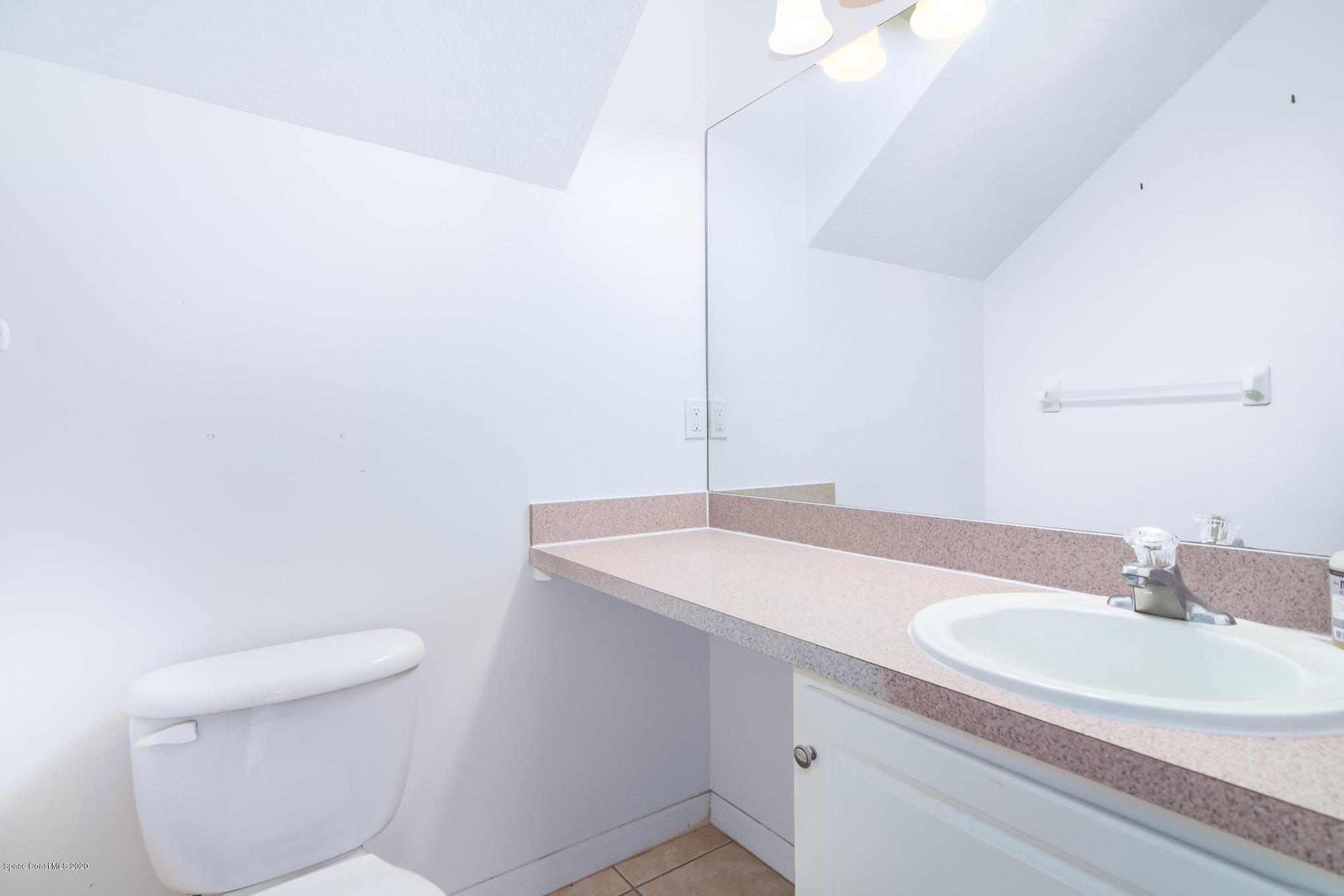 3213 Monitor Lane Indialantic, FL 32903 - Photo 10 of 27 Guest 1/2 Bathroom