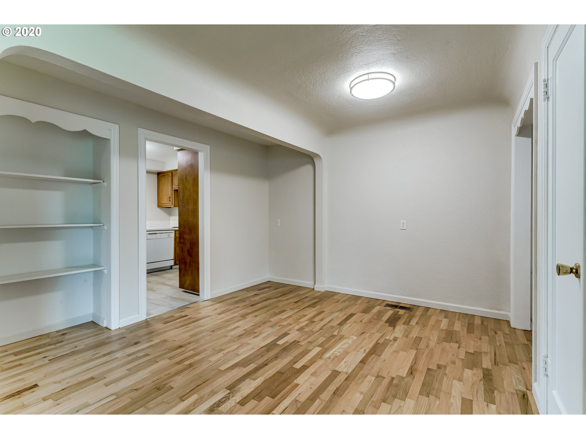1445 Modoc Street Springfield, OR 97477 - Photo 8 of 25