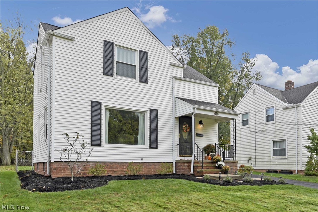 1619 Sunview Road Cleveland, OH 44124 - Photo 6 of 35