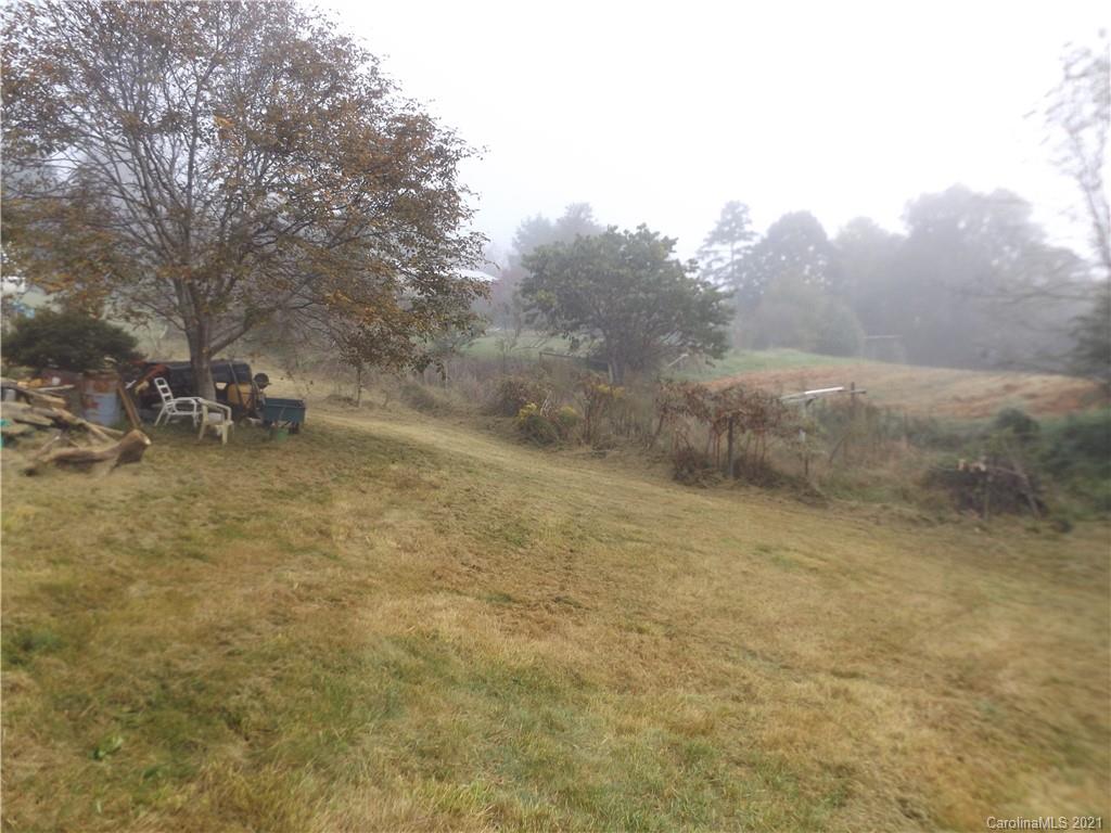 10 Yellow Roses Lane Leicester, NC 28748 - Photo 7 of 26