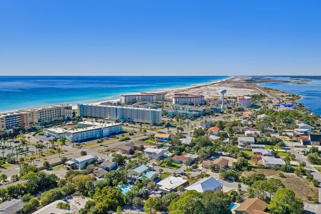 $975,000 | 848 Tropic Avenue, Fort Walton Beach, FL 32548