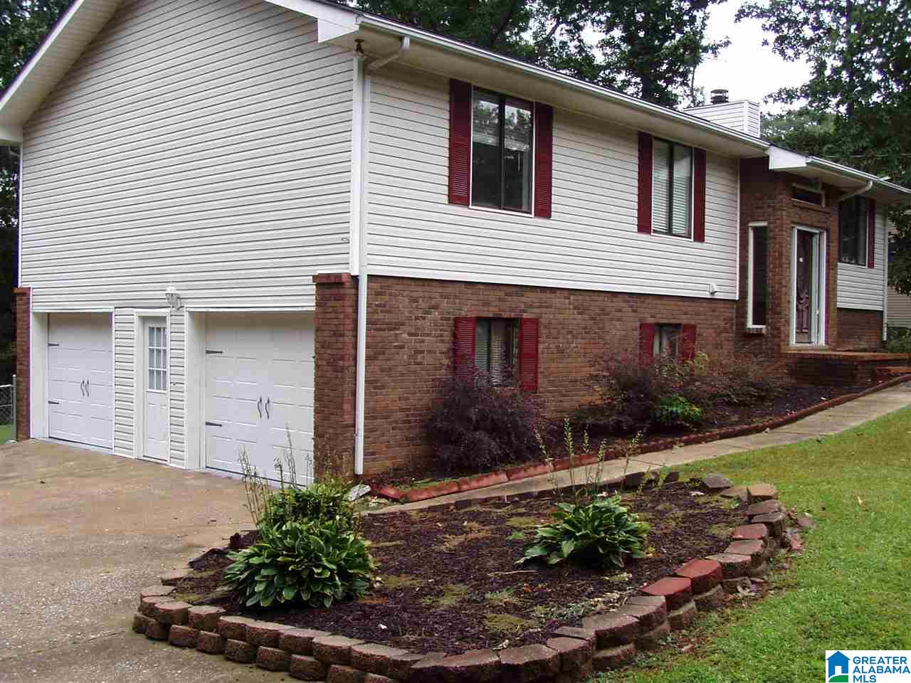 384 Autumn Lane Anniston, AL 36206 - Photo 1 of 16
