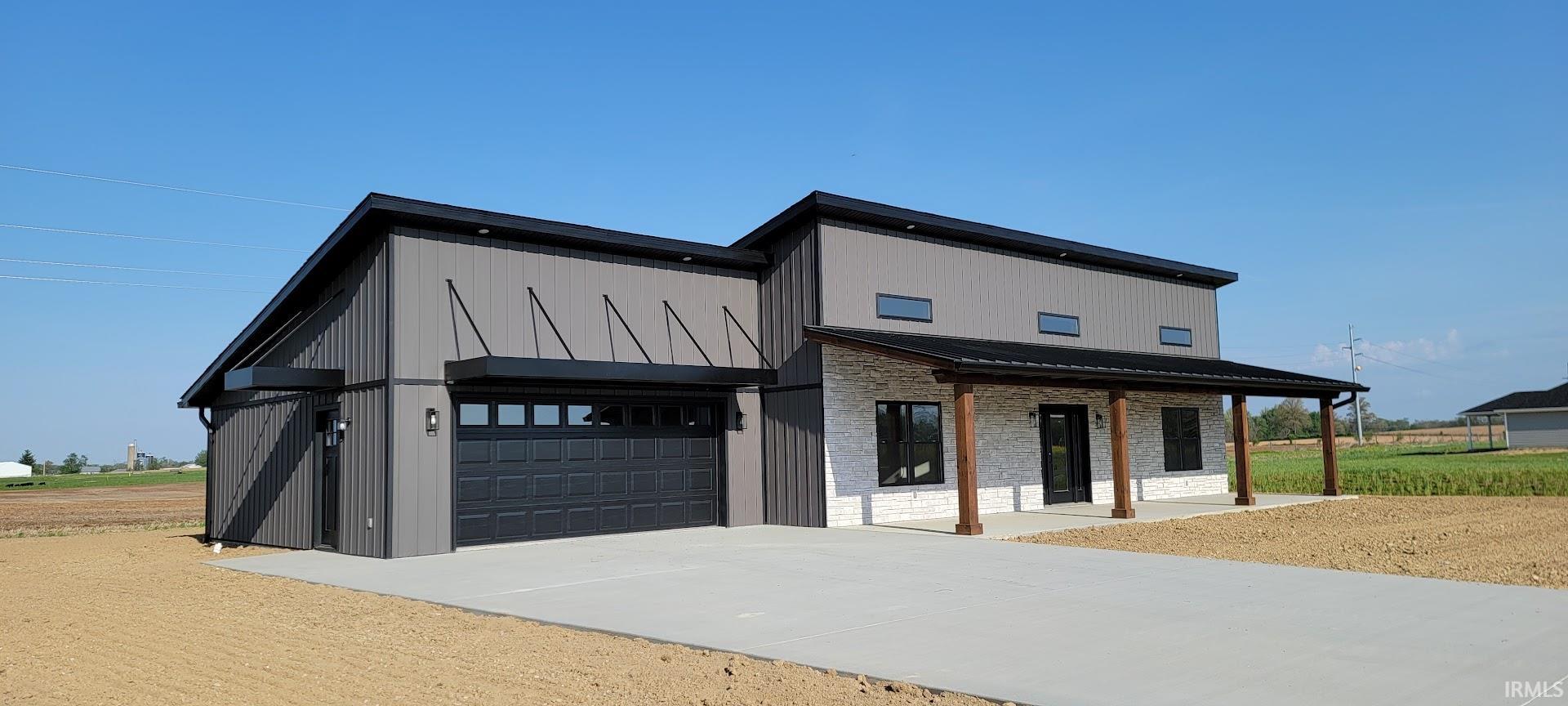 313 Country Court Loogootee, IN 47553 - Photo 6 of 29