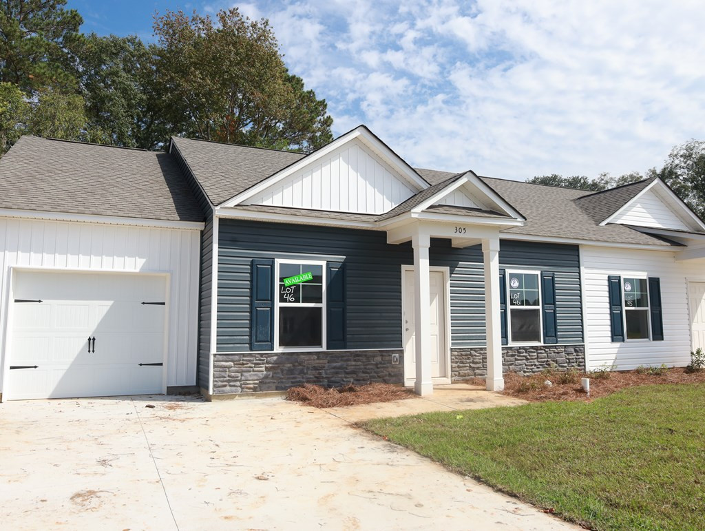 305 Acorn Street Sumter, SC 29154 - Photo 2 of 16