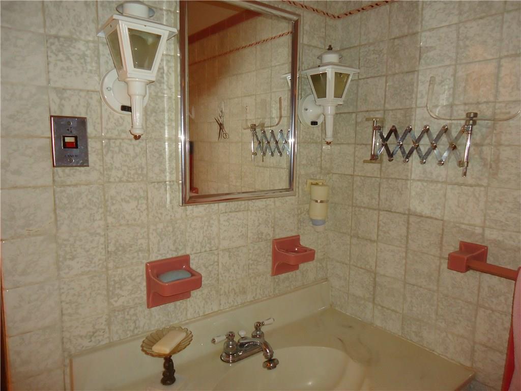 875 Highland Road Sharon, PA 16146 - Photo 12 of 25 Gallery Image 12
