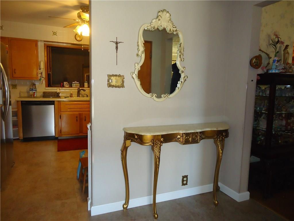 875 Highland Road Sharon, PA 16146 - Photo 4 of 25 Gallery Image 4