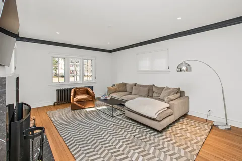 $989,000 | 2337 Ridgeway Avenue, Evanston, IL 60201