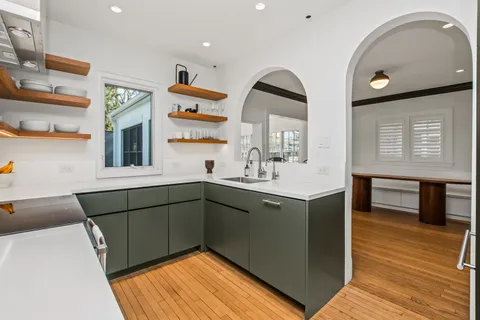 $989,000 | 2337 Ridgeway Avenue, Evanston, IL 60201