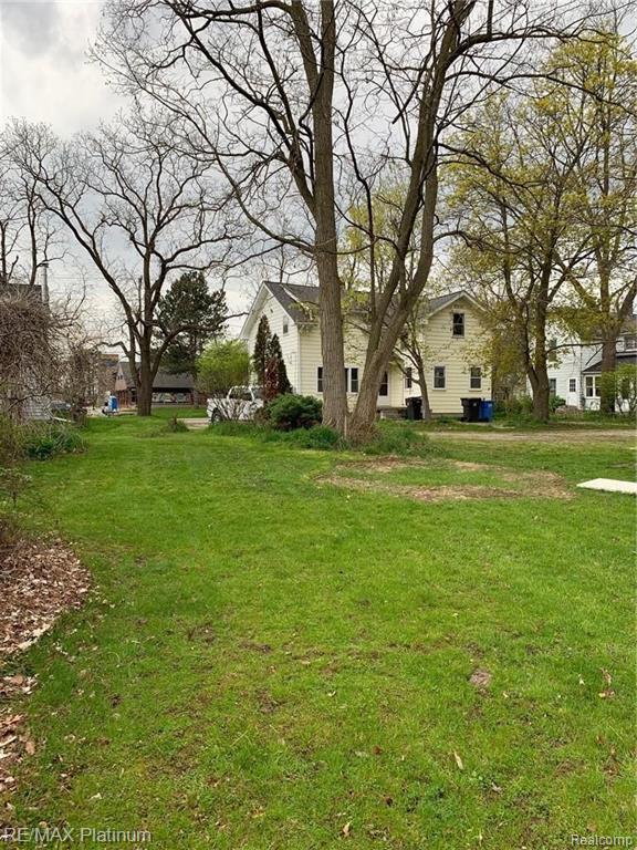 1247 Byron Road Howell, MI 48843 - Photo 3 of 18