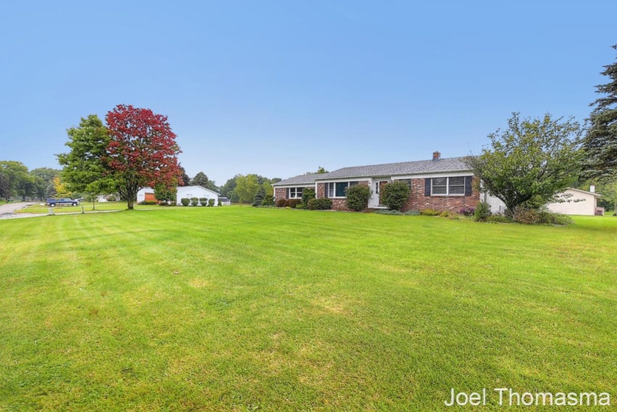 854 North State Road Belding, MI 48809 - Photo 2 of 26 IMG_7055