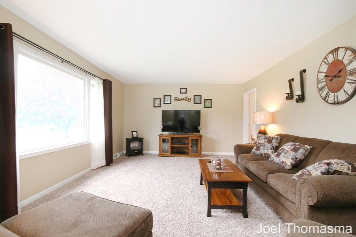 854 North State Road Belding, MI 48809 - Photo 3 of 26 IMG_7056