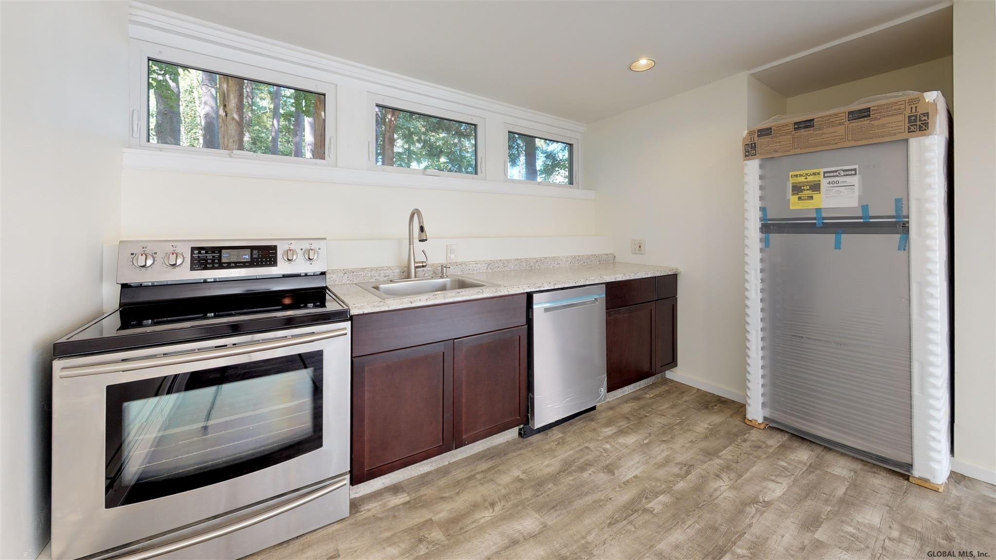 34 Font Grove Road Bethlehem, NY 12159 - Photo 26 of 40 Photo 27