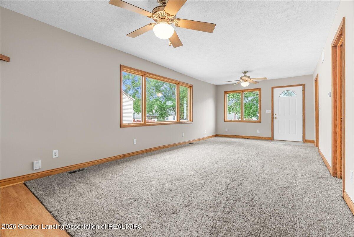 1800 Alpha Street Lansing, MI 48910 - Photo 9 of 22 12-Media Jett -06