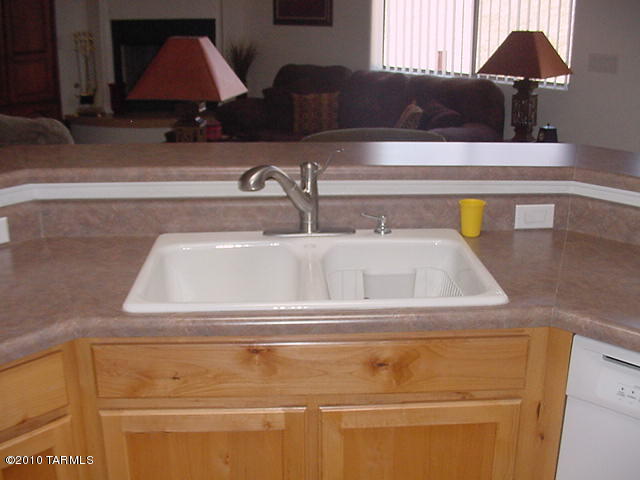 530 West Rio Flojo Green Valley, AZ 85614 - Photo 16 of 50 Gallery Image 16
