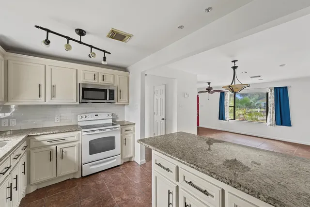 $205,000 | 6159 Belmark Street, Houston, TX 77033