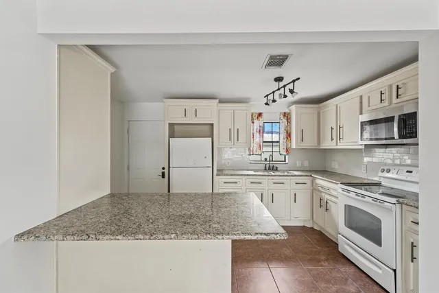 $205,000 | 6159 Belmark Street, Houston, TX 77033