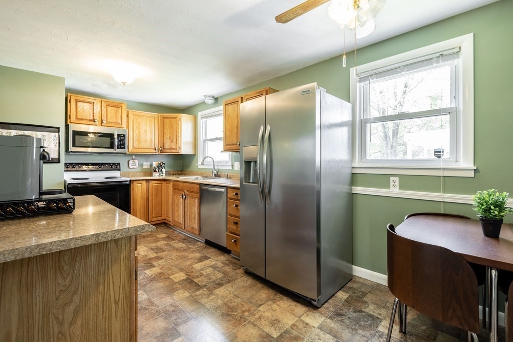 1455 Wilbraham Road Springfield, MA 01119 - Photo 13 of 34