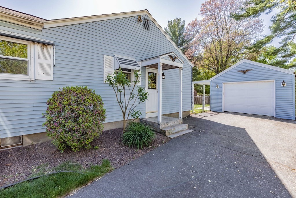 1455 Wilbraham Road Springfield, MA 01119 - Photo 3 of 34