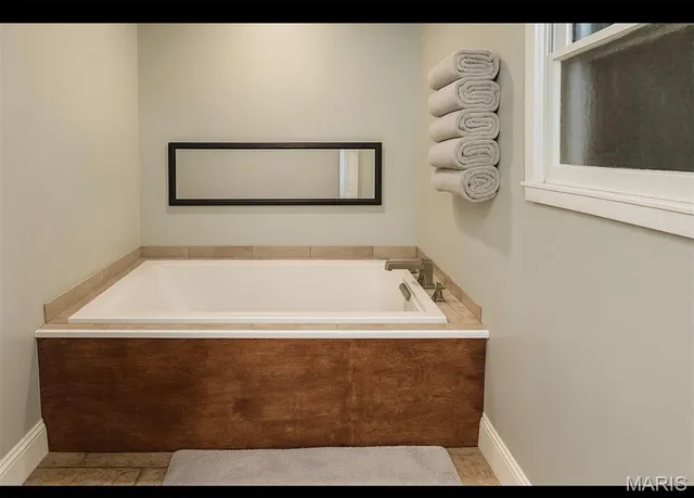 $295,000 | 6610 US Highway 63, Houston, MO 65483