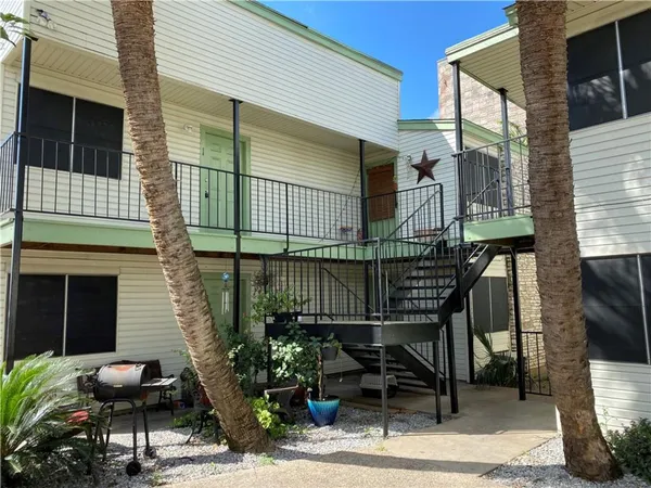 $799 | 4314 Gillis Street, Unit 211, Austin, TX 78704