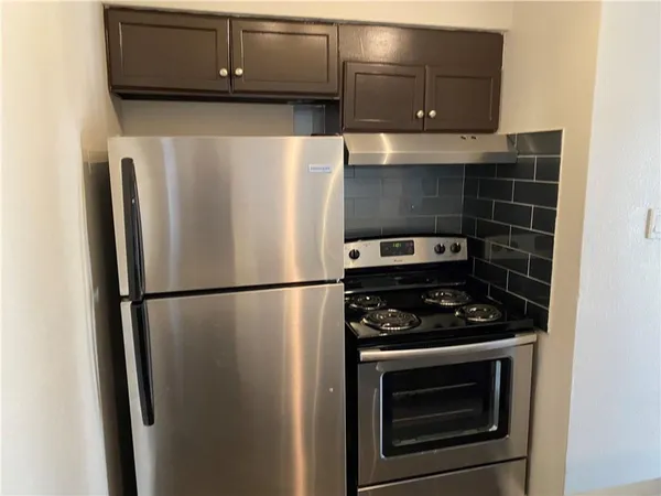 $799 | 4314 Gillis Street, Unit 211, Austin, TX 78704