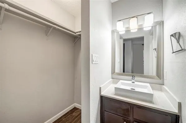 $825 | 4314 Gillis Street, Unit 211, Austin, TX 78704