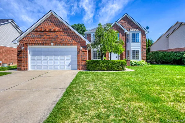 $689,900 | 461 Tanner Drive, Troy, MI 48085
