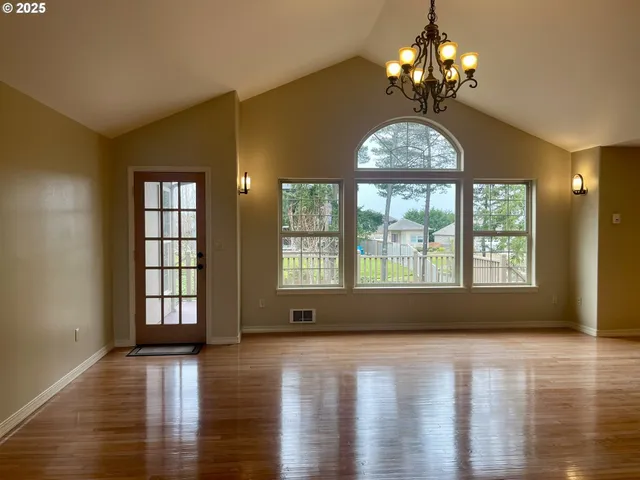 $739,000 | 2180 Hayes Street, North Bend, OR 97459