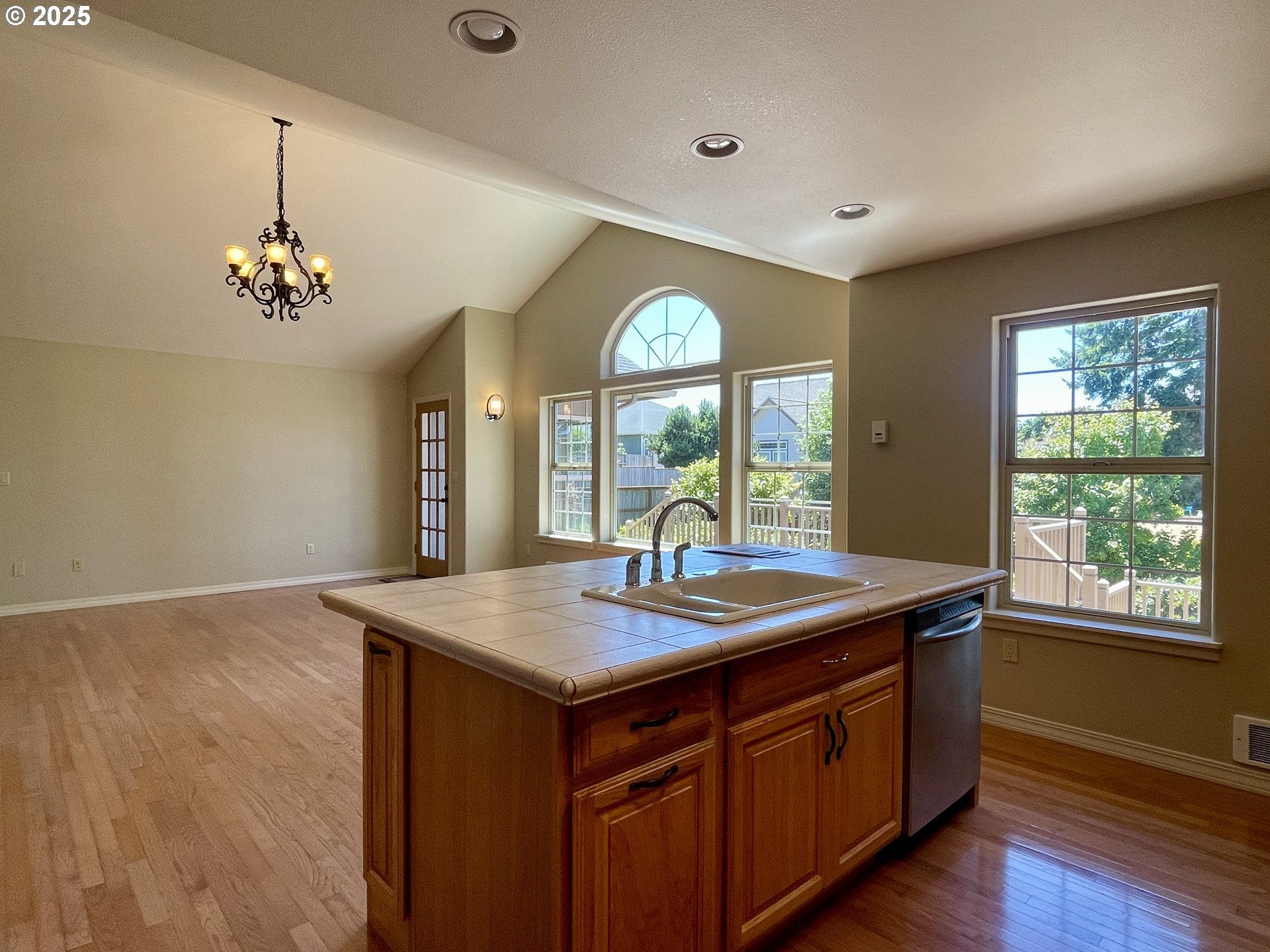 2180 Hayes Street North Bend, OR 97459 - Photo 15 of 47