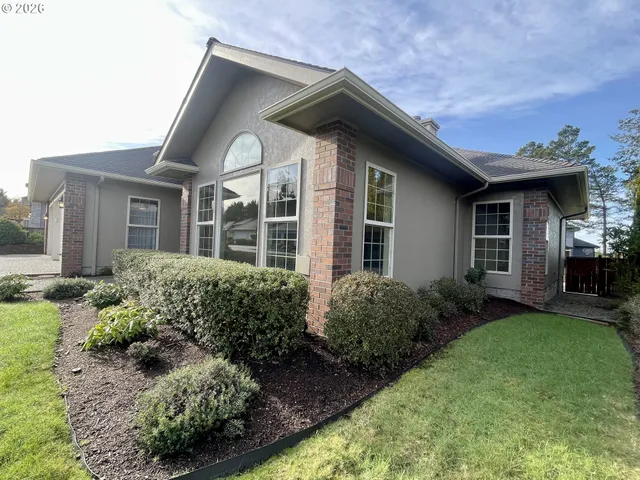 $739,000 | 2180 Hayes Street, North Bend, OR 97459