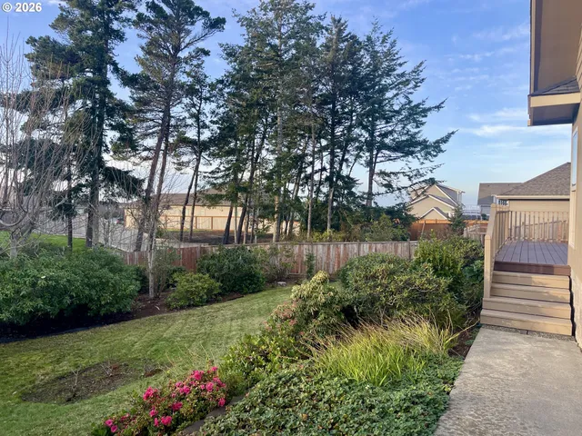 $739,000 | 2180 Hayes Street, North Bend, OR 97459